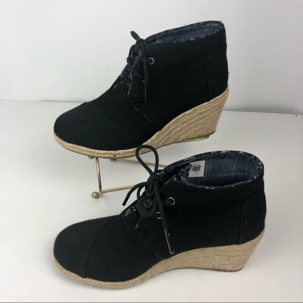 TOMS Desert Wedge Textured Black Linen - Size  6
